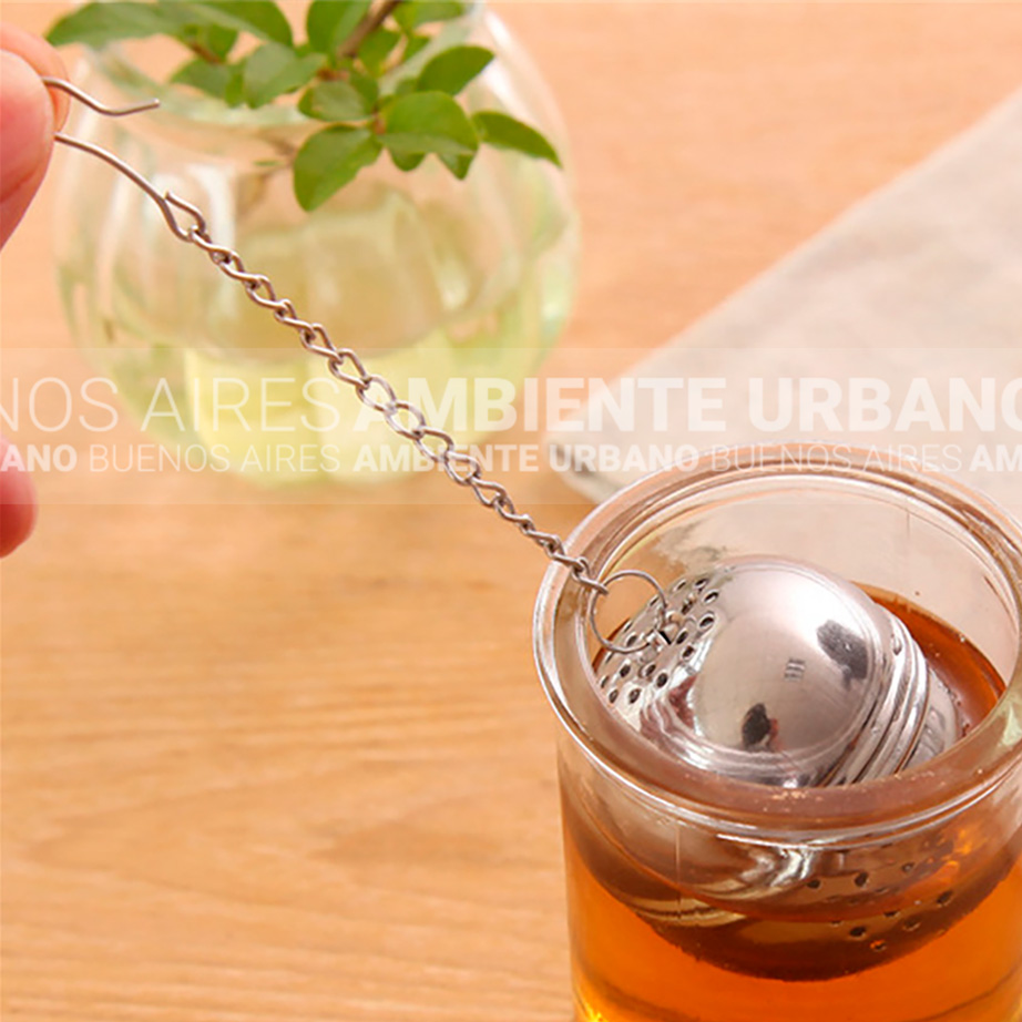 Ambiente Urbano - Infusor de Te en Hebras Bola Oval en Acero Inoxidable